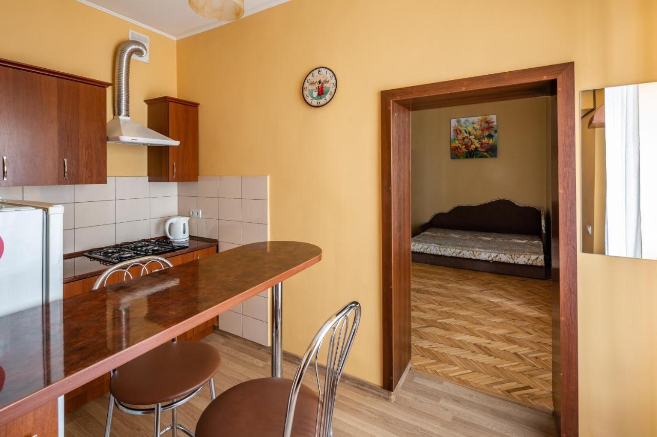 Apartment On Yana Zhizhky Lviv Exteriör bild