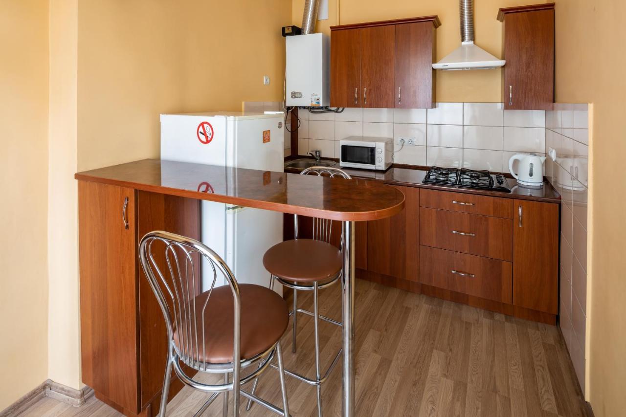 Apartment On Yana Zhizhky Lviv Exteriör bild