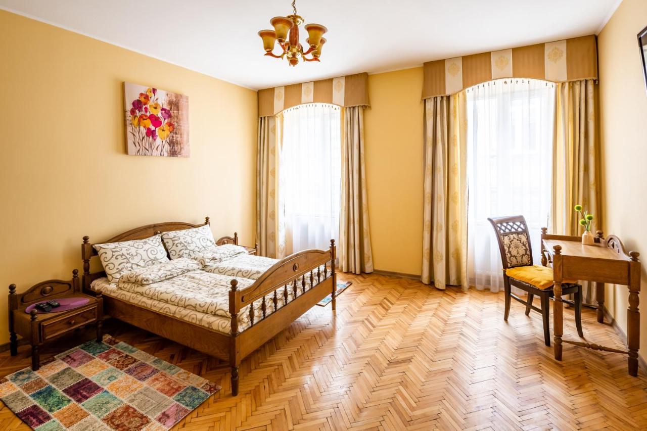 Apartment On Yana Zhizhky Lviv Exteriör bild