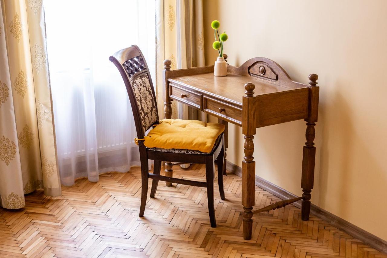 Apartment On Yana Zhizhky Lviv Exteriör bild