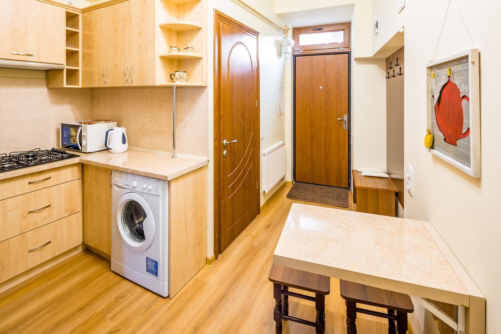 Apartment On Yana Zhizhky Lviv Exteriör bild