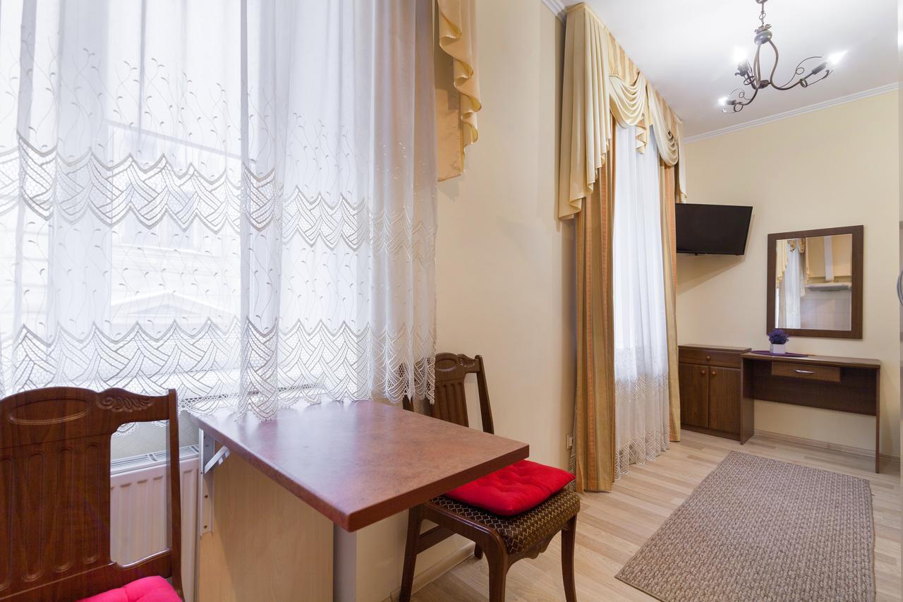 Apartment On Yana Zhizhky Lviv Exteriör bild